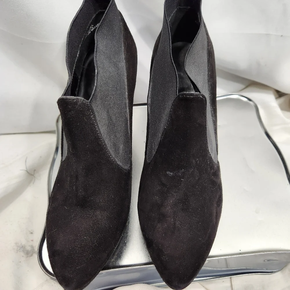 Vaneli Suede Leather Heeled Pull On Ankle Booties Size 9W